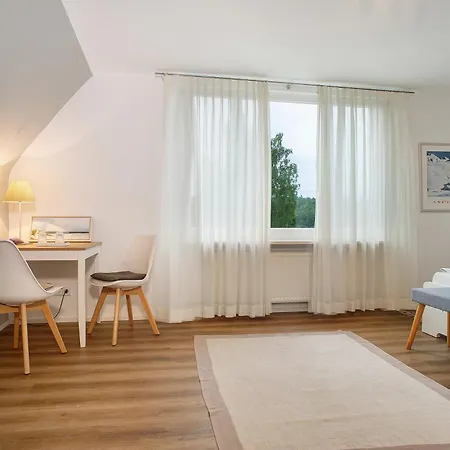 Gaestezimmer Cleo לינה וארוחת בוקר 3*