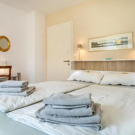 לינה וארוחת בוקר Gaestezimmer Cleo Uhldingen-Mühlhofen