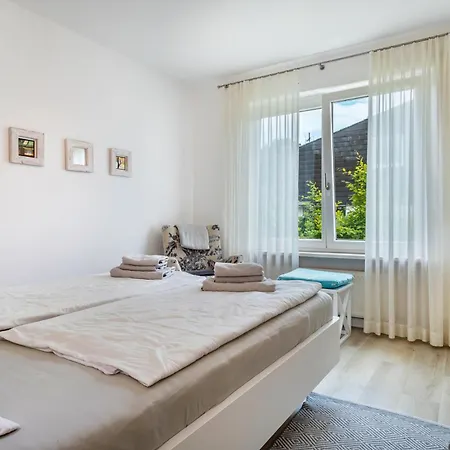 Gaestezimmer Cleo לינה וארוחת בוקר 3*