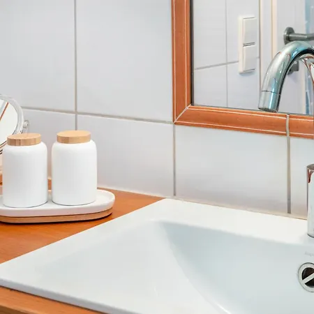 לינה וארוחת בוקר Gaestezimmer Cleo 3*