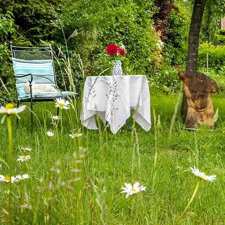 Gaestezimmer Cleo Bed & Breakfast 3*