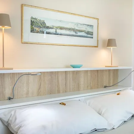 Gaestezimmer Cleo Bed & Breakfast 3*